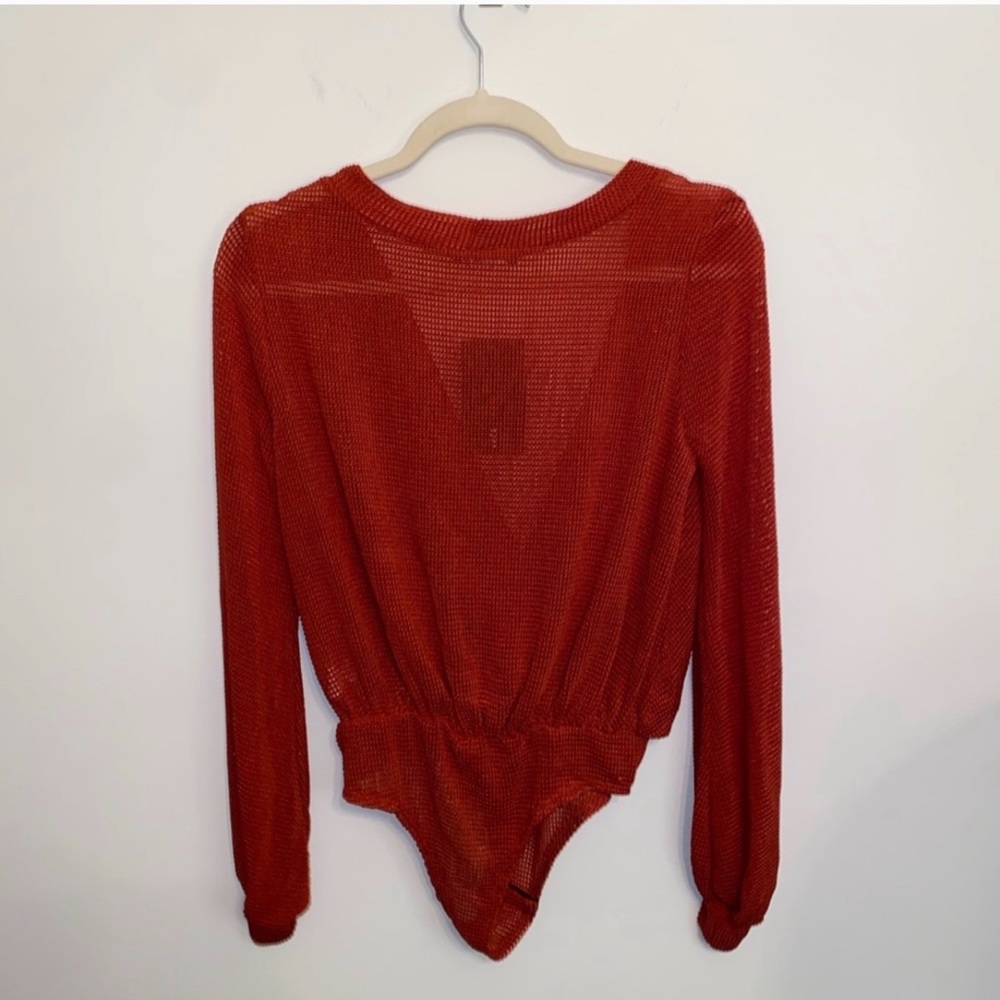 NWT Fashion Nova Rust Surplice Neckline Bodysuit in Rust/Burnt Orange - Picture 9 of 9